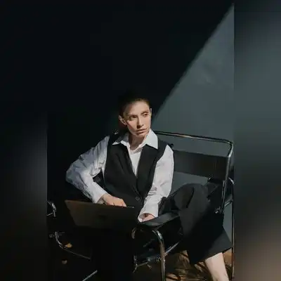 任雅
